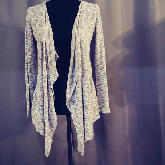 CLEANOUT SALE EUC Cute Ruffle Light Gray Cardigan - Picture 2 of 8